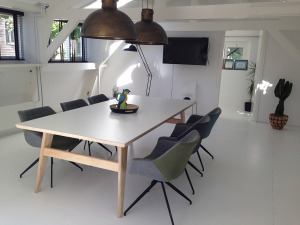 MeetingRoom2